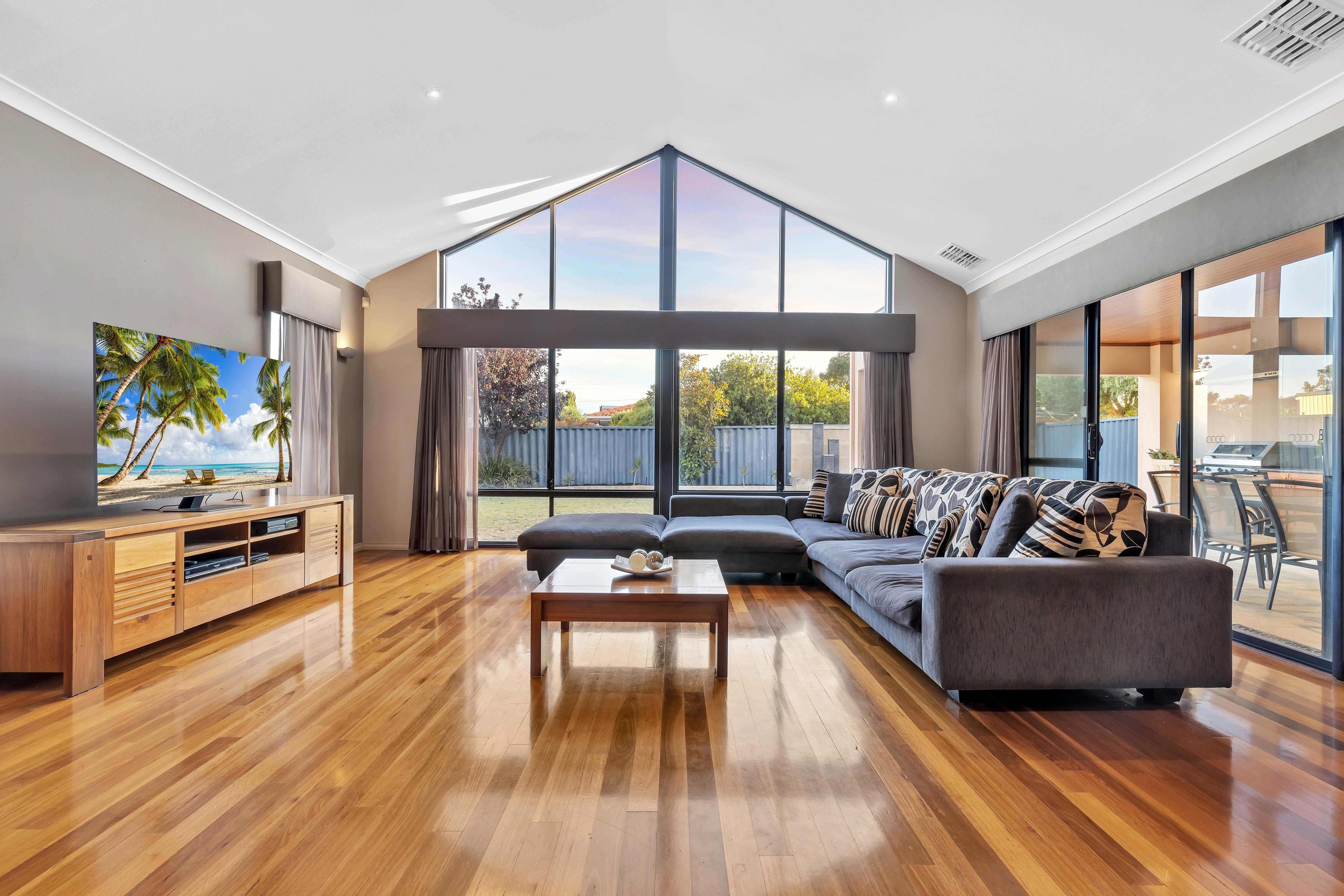 HDR Hand Blending - Gallery 4